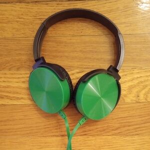 NWOT Over-Ear Wired Headphones